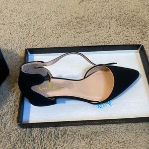 *BRAND NEW* Lulus Closed Toe Low Heel